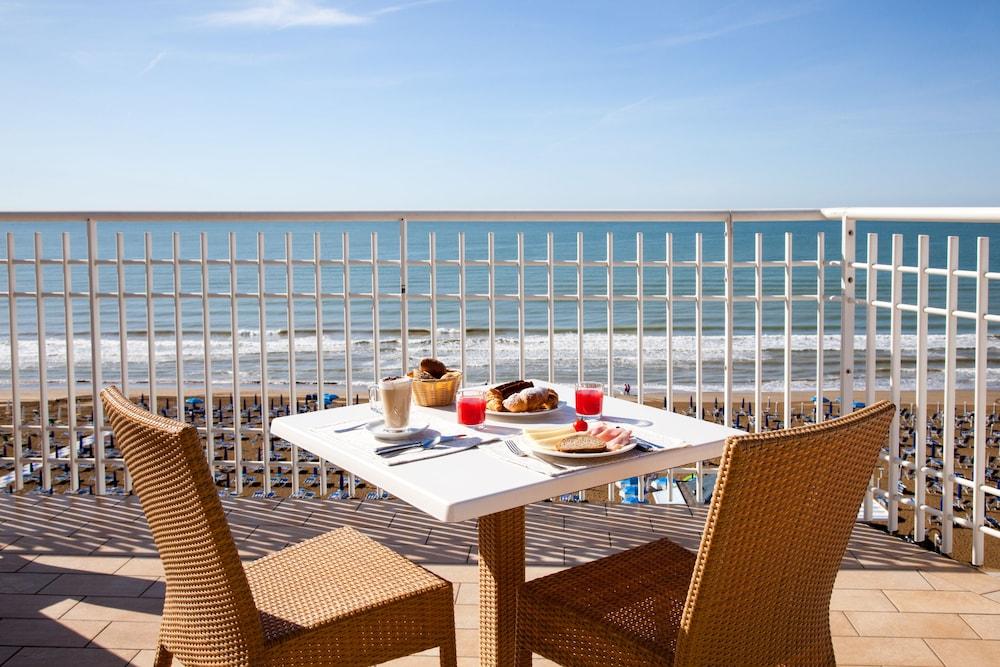 Regent'S Hotel Lido di Jesolo Kültér fotó